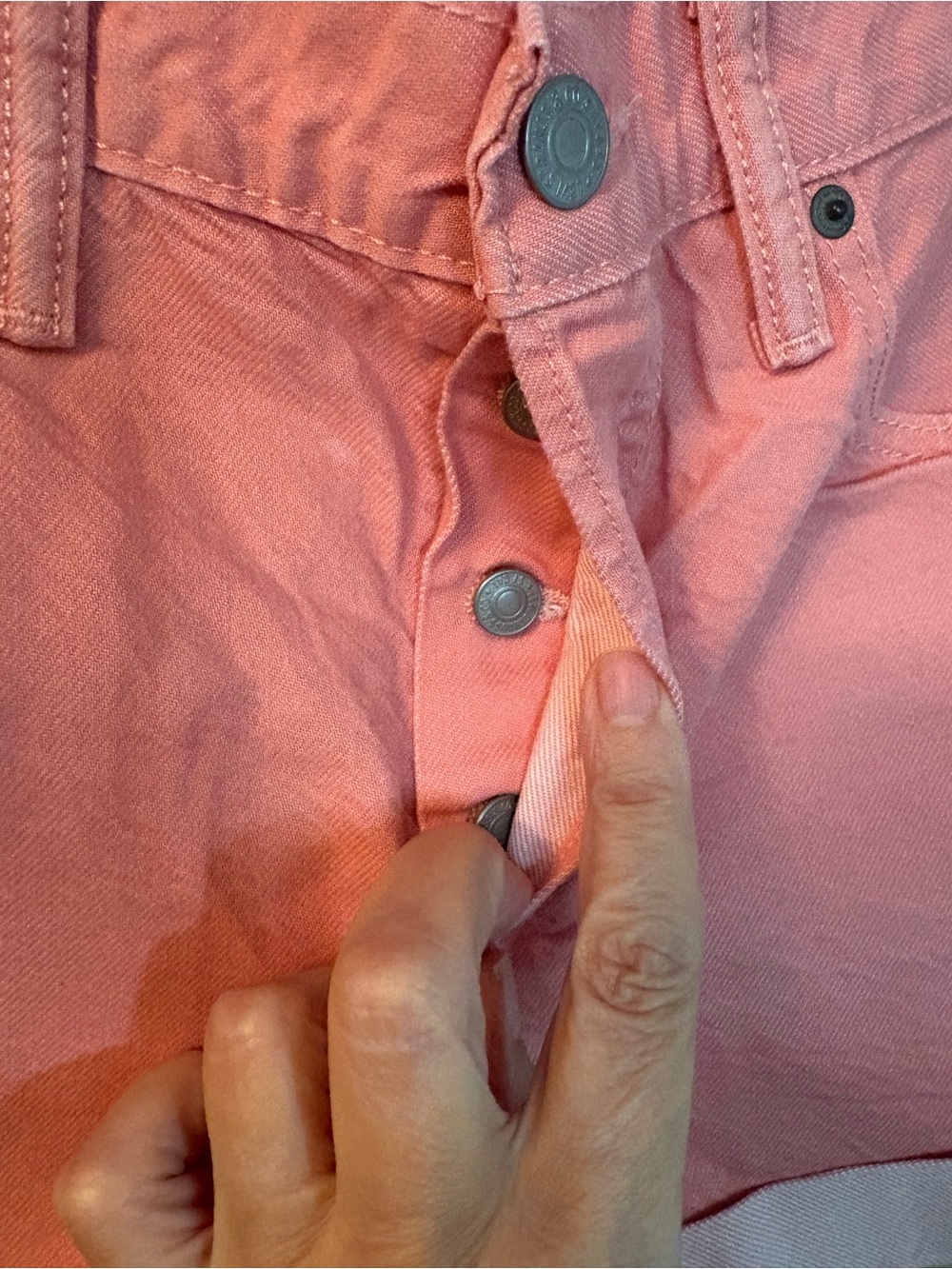 Levi's 501 Original Coral Pink High Rise Denim Shorts Size 29 - Picture 4 of 13